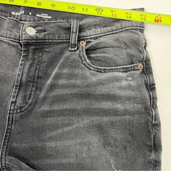 Old Navy Women’s Black Distressed Jeans Sz 6 Boyfriend Mid-Rise Frayed Hems - Picture 7 of 11